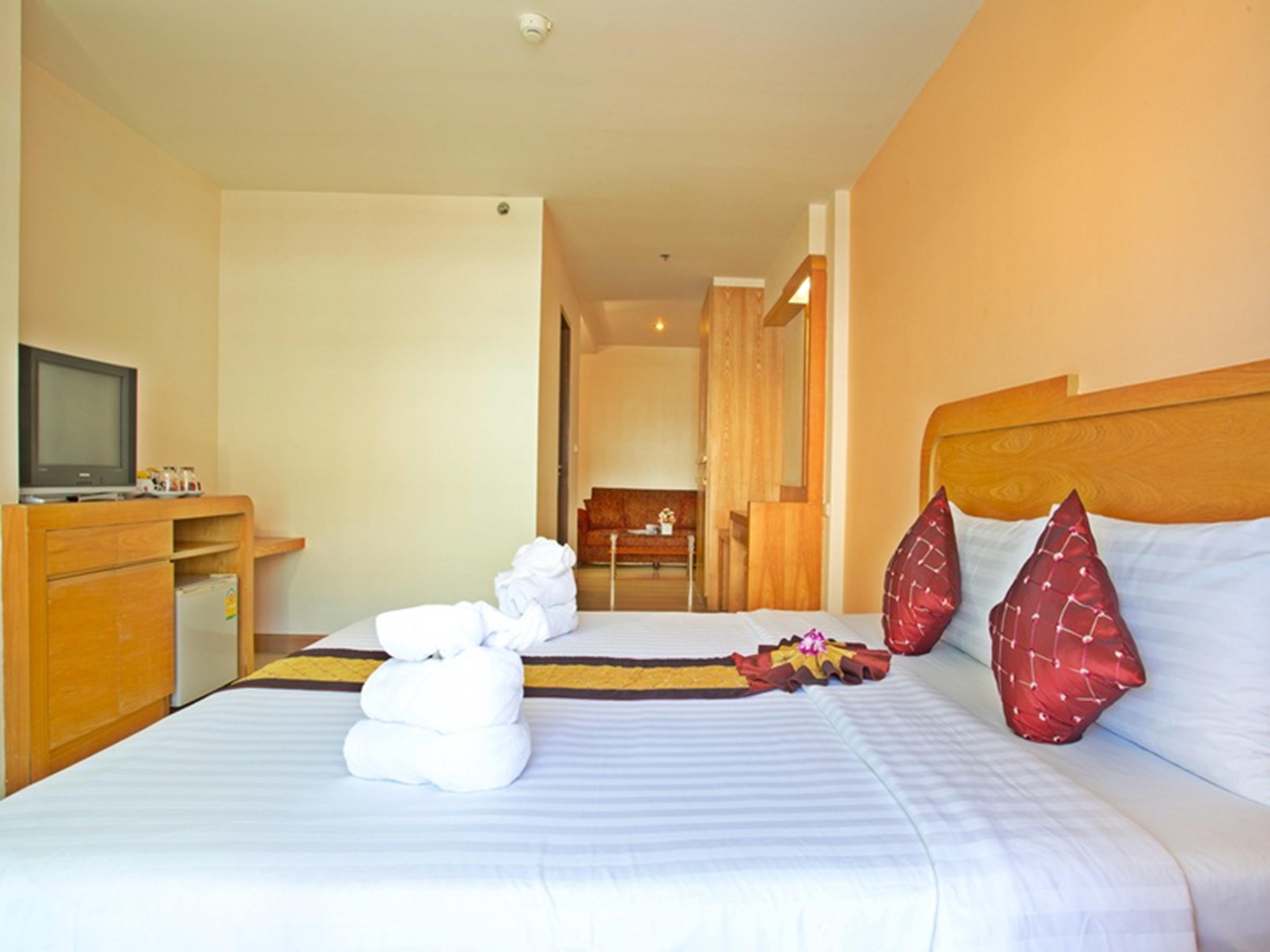 Eastiny Plaza Hotel Pattaya Bagian luar foto