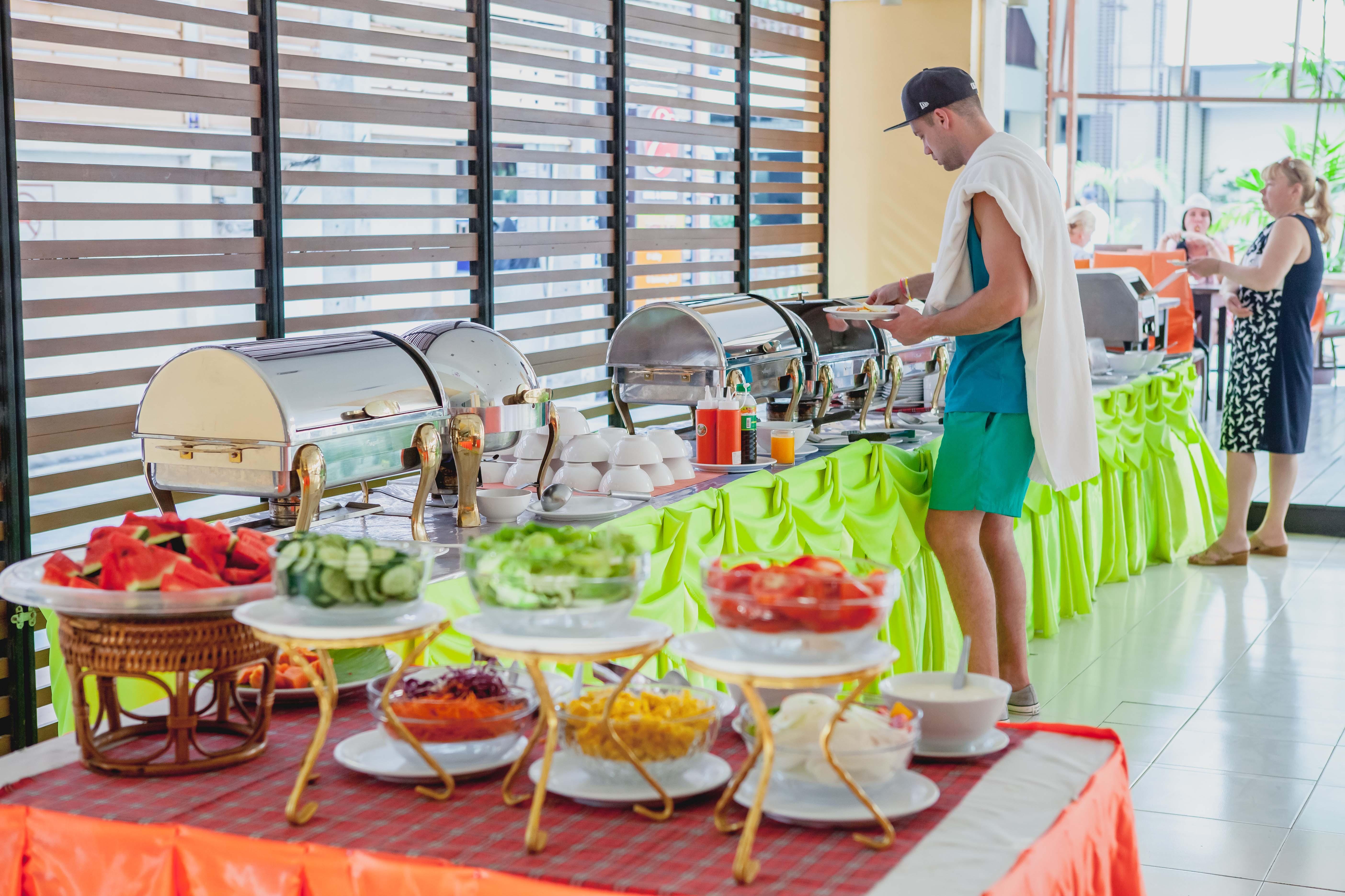 Eastiny Plaza Hotel Pattaya Bagian luar foto