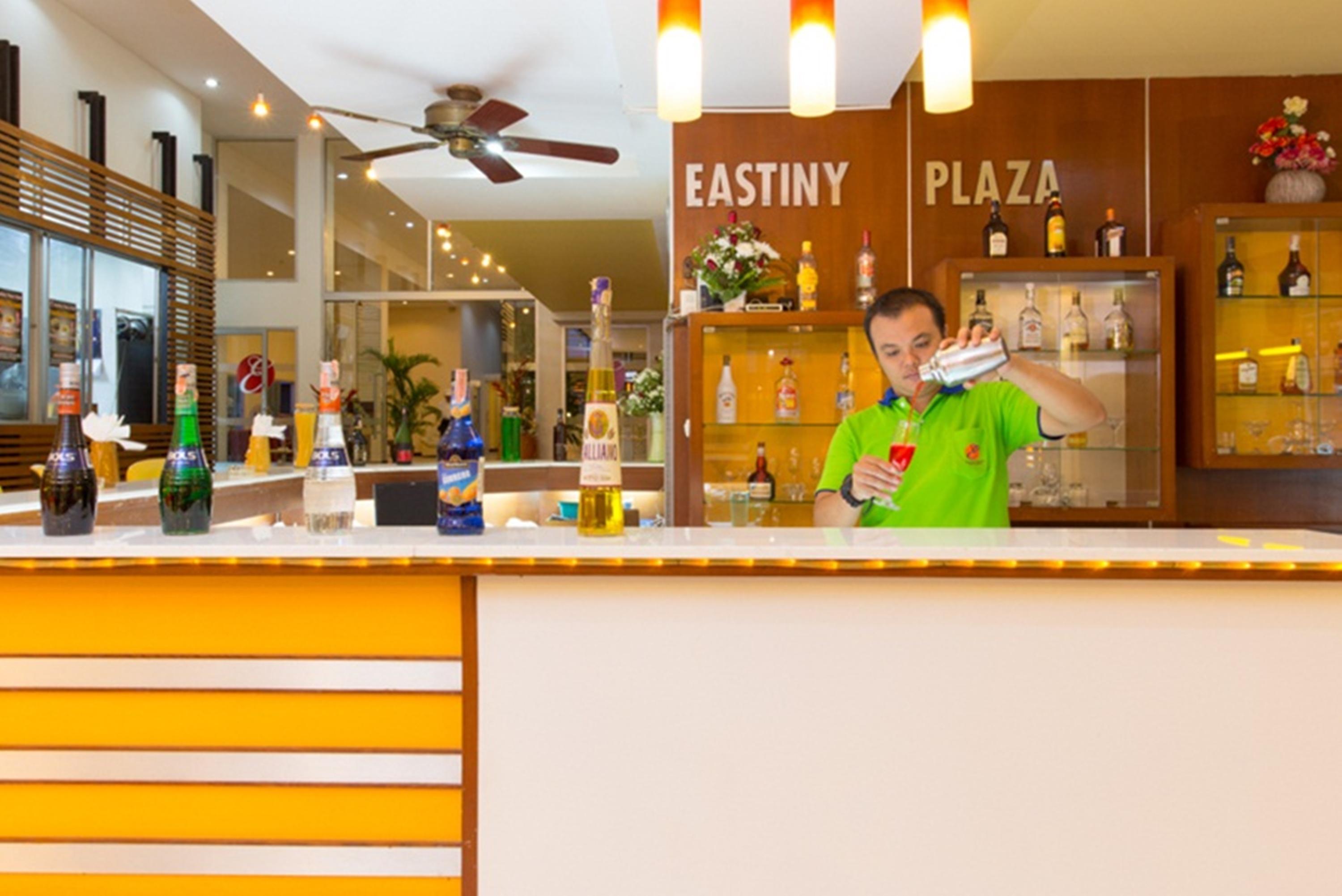 Eastiny Plaza Hotel Pattaya Bagian luar foto