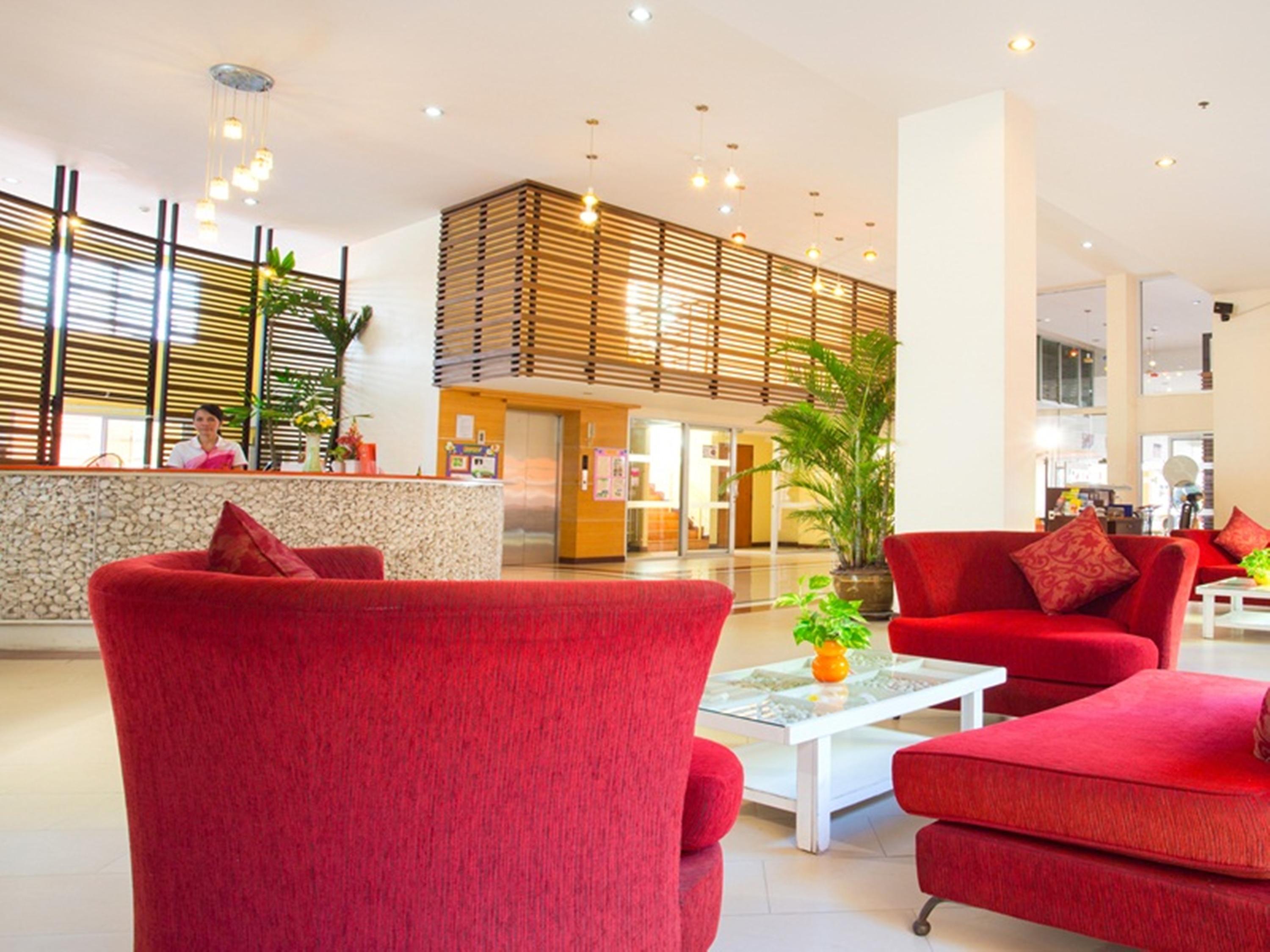 Eastiny Plaza Hotel Pattaya Bagian luar foto