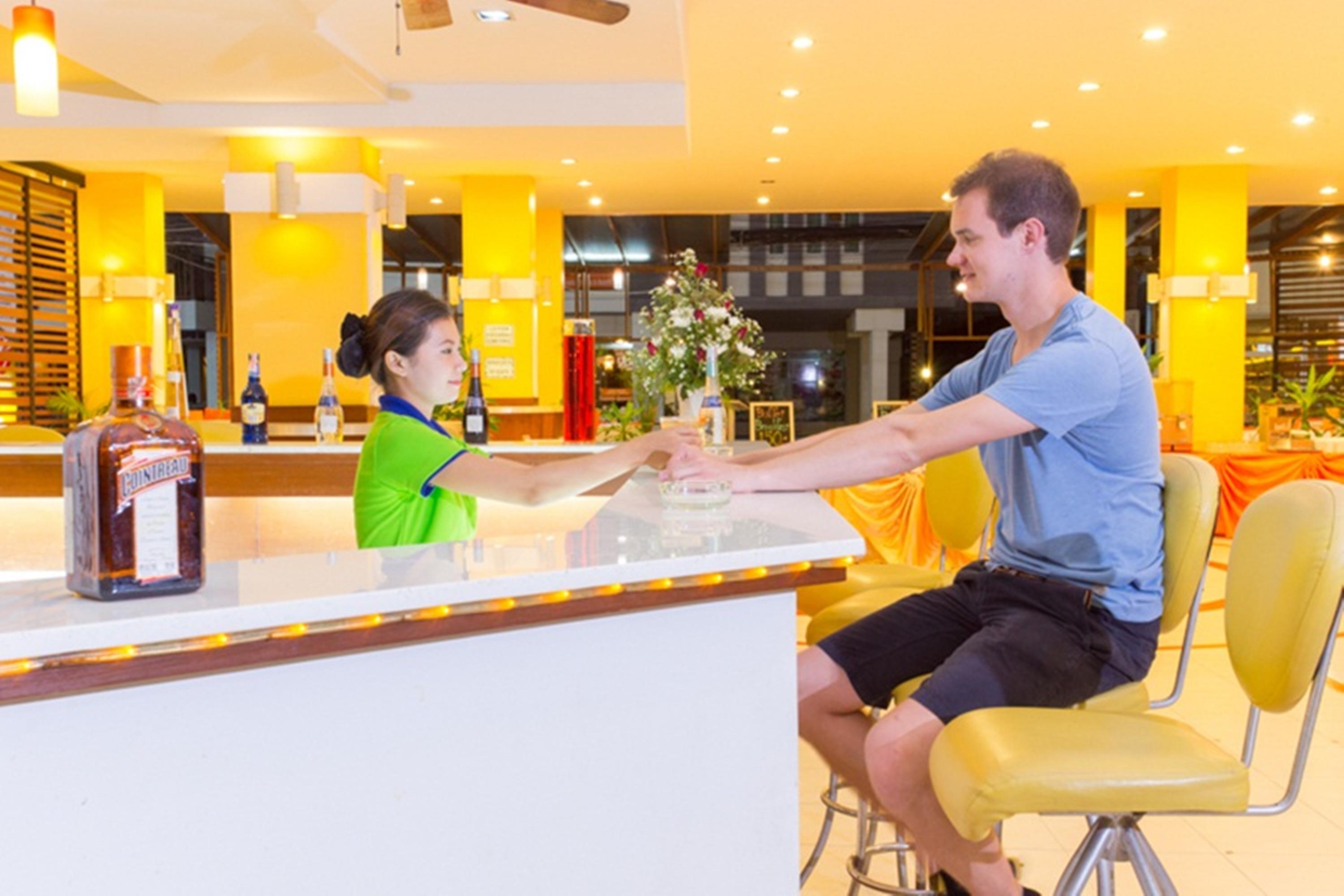 Eastiny Plaza Hotel Pattaya Bagian luar foto