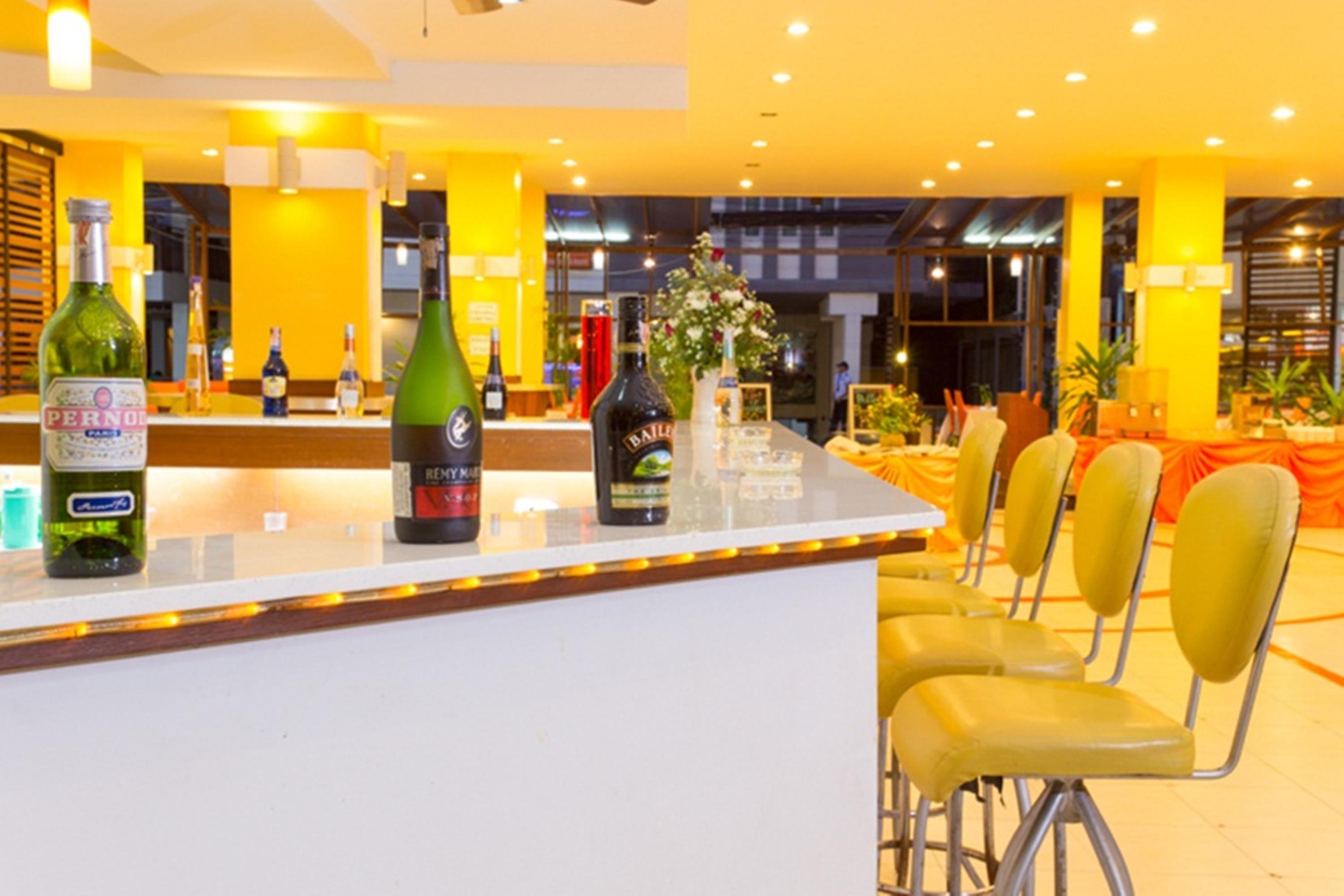 Eastiny Plaza Hotel Pattaya Bagian luar foto