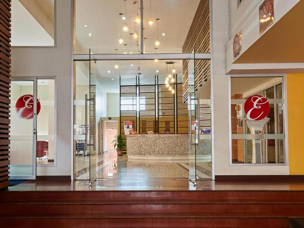 Eastiny Plaza Hotel Pattaya Bagian luar foto