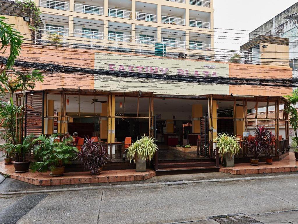 Eastiny Plaza Hotel Pattaya Bagian luar foto
