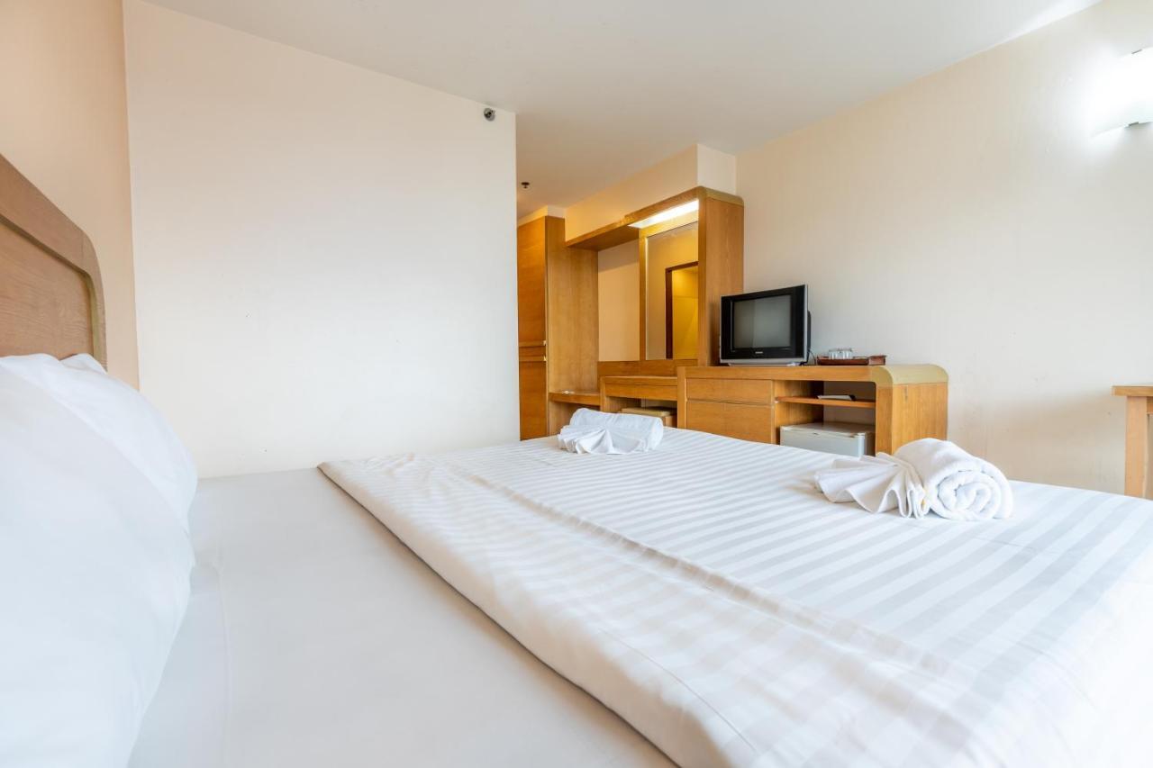 Eastiny Plaza Hotel Pattaya Bagian luar foto