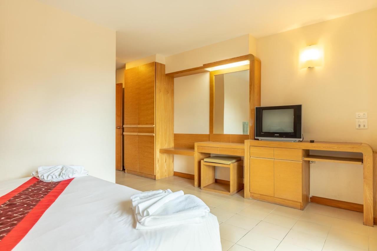 Eastiny Plaza Hotel Pattaya Bagian luar foto