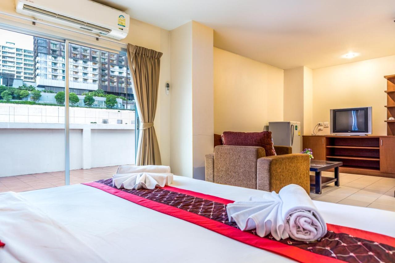 Eastiny Plaza Hotel Pattaya Bagian luar foto